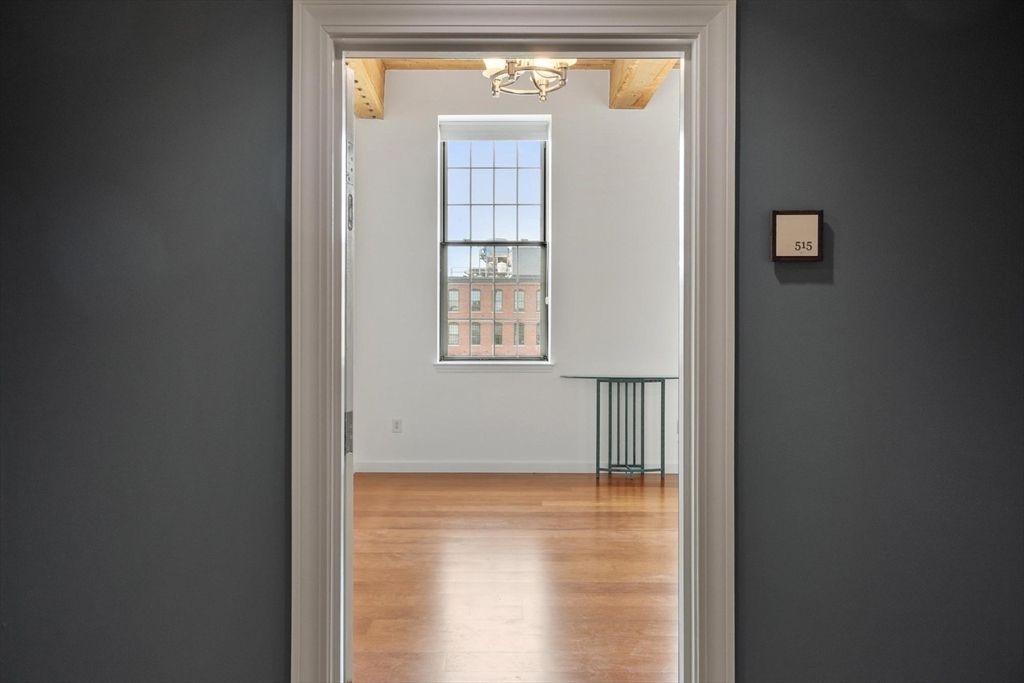 52 Lawrence Drive 515, Lowell, MA 01854