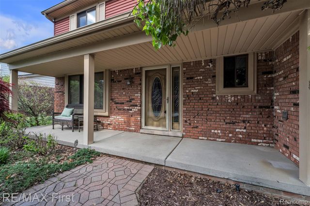 39083 Eastridge Drive, Clinton Charter Township, MI 48038