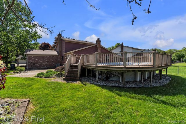 39083 Eastridge Drive, Clinton Charter Township, MI 48038