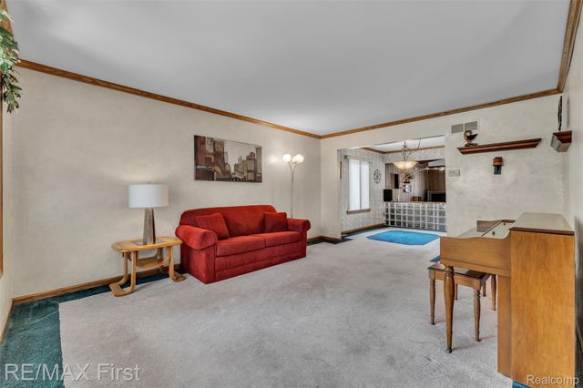 39083 Eastridge Drive, Clinton Charter Township, MI 48038