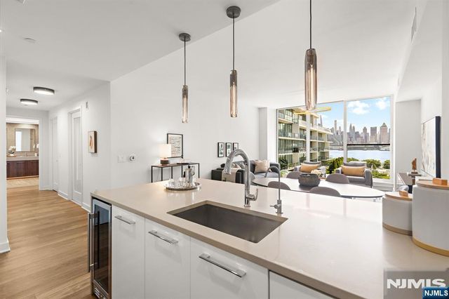 1200 Ave At Port Imperial 513, Weehawken, NJ 07086