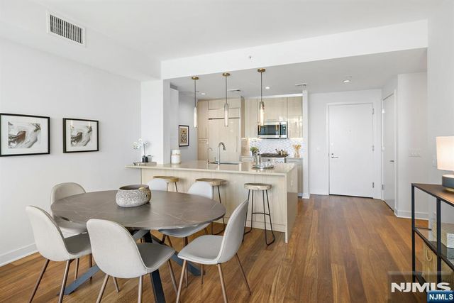 1200 Ave At Port Imperial 513, Weehawken, NJ 07086