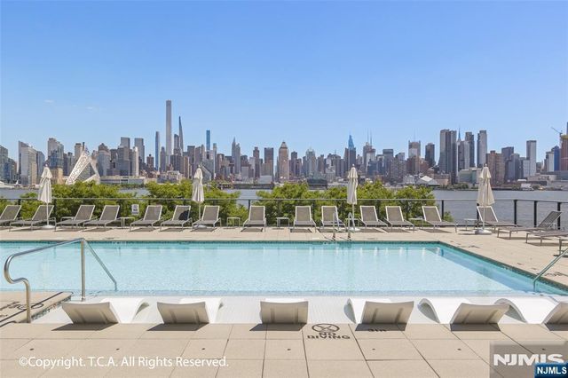 1200 Ave At Port Imperial 513, Weehawken, NJ 07086