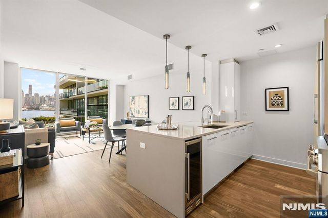 1200 Ave At Port Imperial 513, Weehawken, NJ 07086