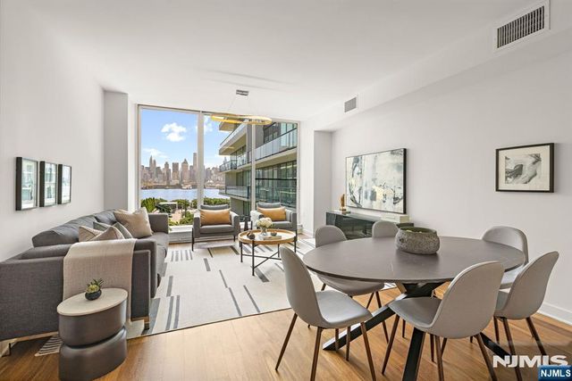 1200 Ave At Port Imperial 513, Weehawken, NJ 07086