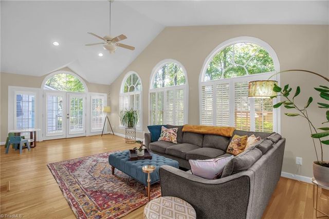 957 Bryansplace Road, Winston-salem, NC 27104