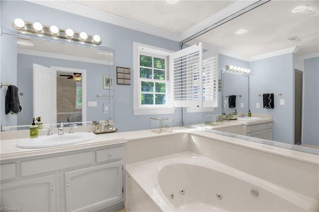 957 Bryansplace Road, Winston-salem, NC 27104