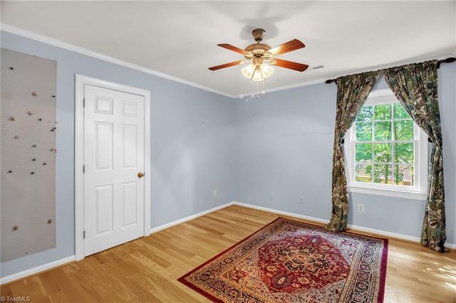 957 Bryansplace Road, Winston-salem, NC 27104