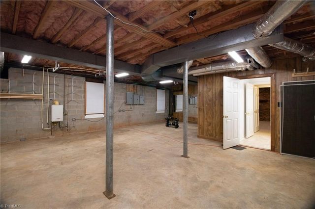 957 Bryansplace Road, Winston-salem, NC 27104