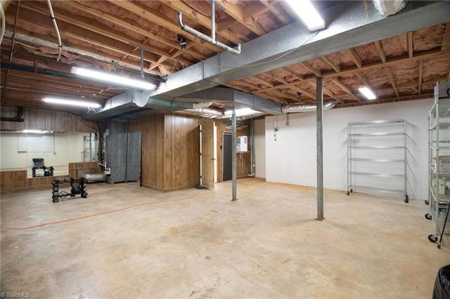 957 Bryansplace Road, Winston-salem, NC 27104