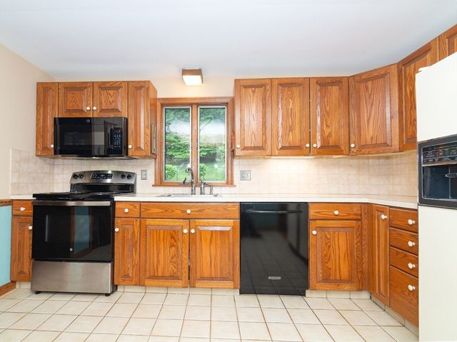 58 Cedar Hill Rd, Ashland, MA 01721