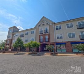 1410 4th Street Drive NW 303, Hickory, NC 28601