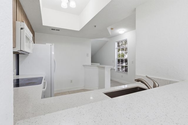 785 SW 148th Avenue 1402, Sunrise, FL 33325