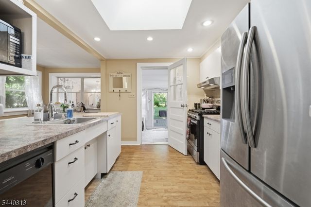 512 Monroe St, Hackettstown Town, NJ 07840
