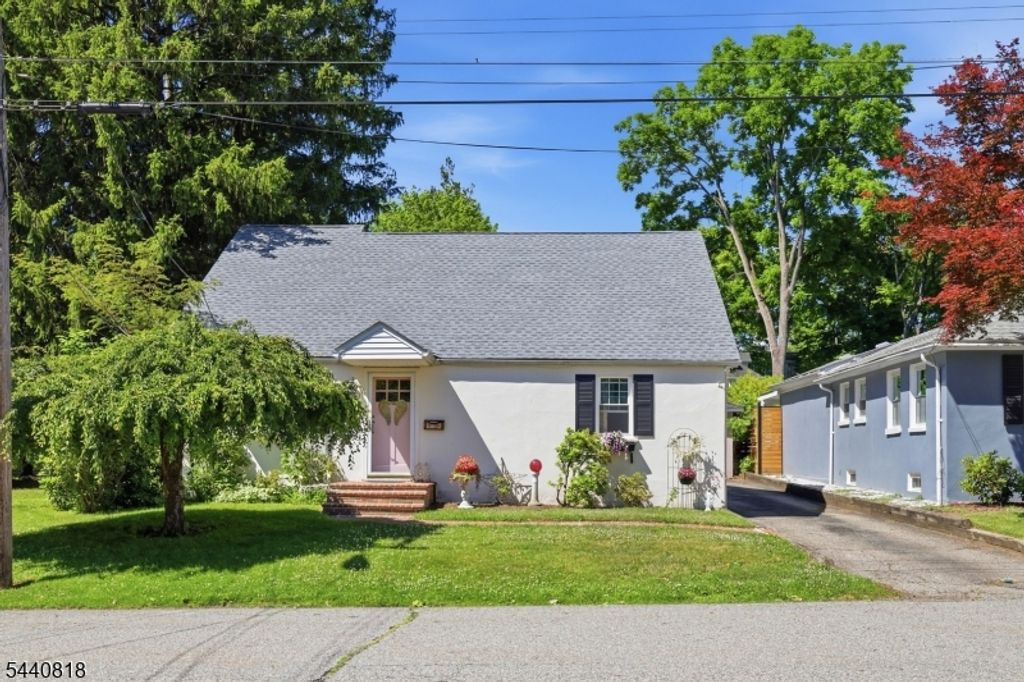 512 Monroe St, Hackettstown Town, NJ 07840