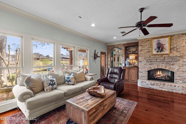 112 Lake Ridge Drive, Madison, MS 39110