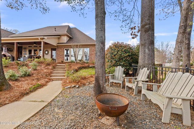 112 Lake Ridge Drive, Madison, MS 39110