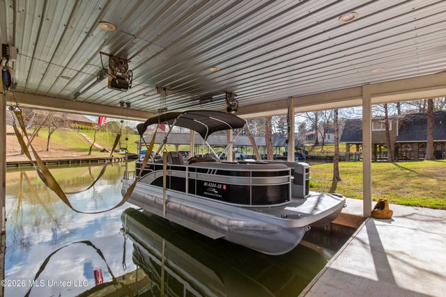 112 Lake Ridge Drive, Madison, MS 39110