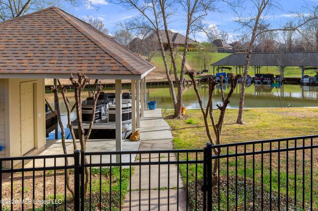 112 Lake Ridge Drive, Madison, MS 39110