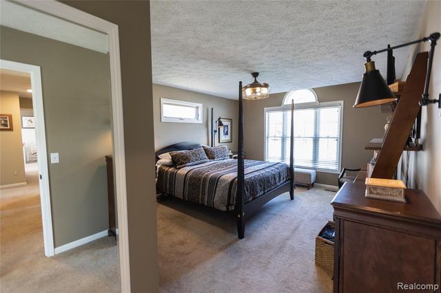 7988 Hillside Lakes Drive, Brighton, MI 48116