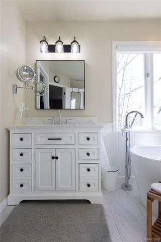 7988 Hillside Lakes Drive, Brighton, MI 48116