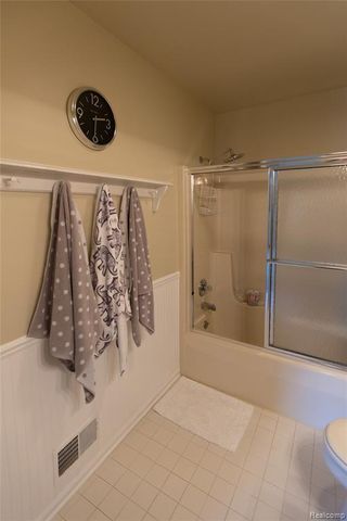 7988 Hillside Lakes Drive, Brighton, MI 48116