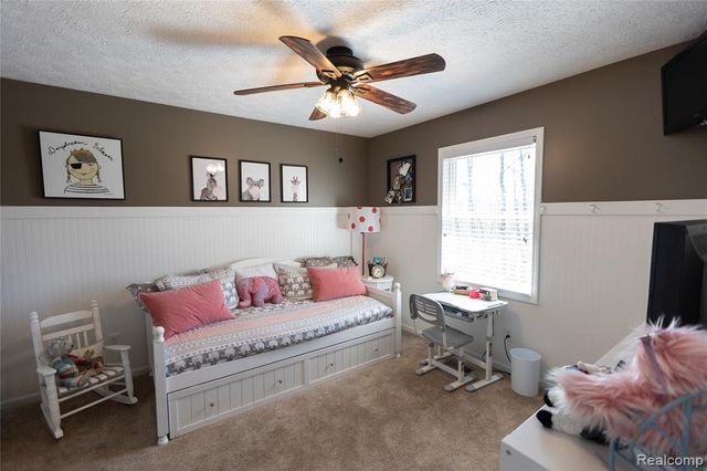 7988 Hillside Lakes Drive, Brighton, MI 48116