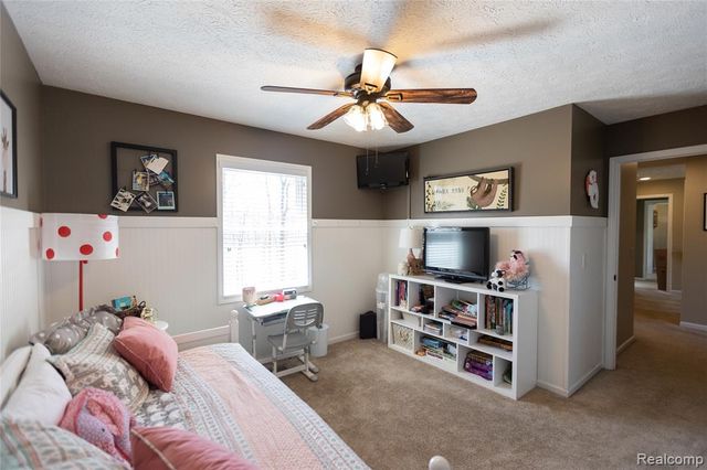 7988 Hillside Lakes Drive, Brighton, MI 48116