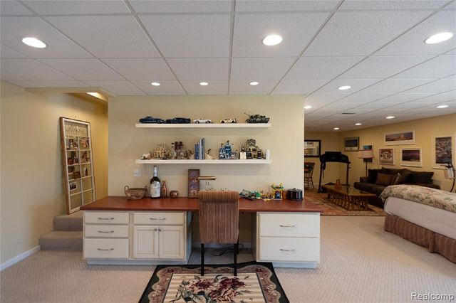 7988 Hillside Lakes Drive, Brighton, MI 48116