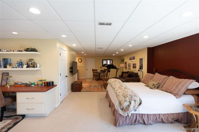 7988 Hillside Lakes Drive, Brighton, MI 48116