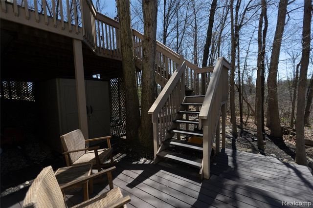 7988 Hillside Lakes Drive, Brighton, MI 48116