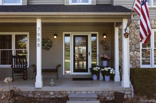 7988 Hillside Lakes Drive, Brighton, MI 48116