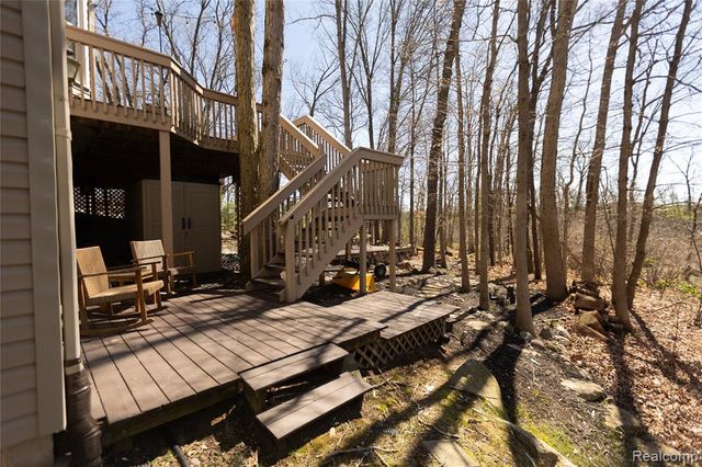 7988 Hillside Lakes Drive, Brighton, MI 48116