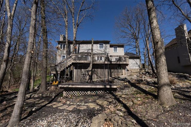 7988 Hillside Lakes Drive, Brighton, MI 48116