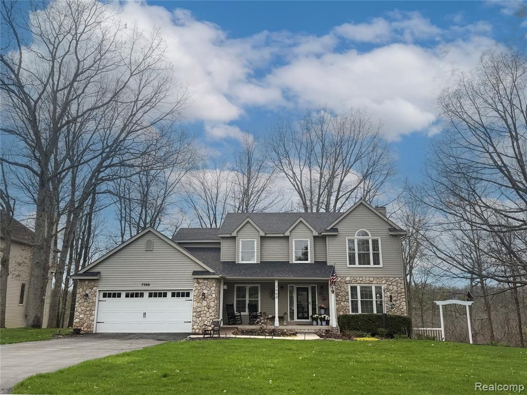 7988 Hillside Lakes Drive, Brighton, MI 48116