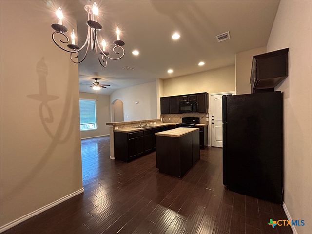 697 Creekside Circle, New Braunfels, TX 78130