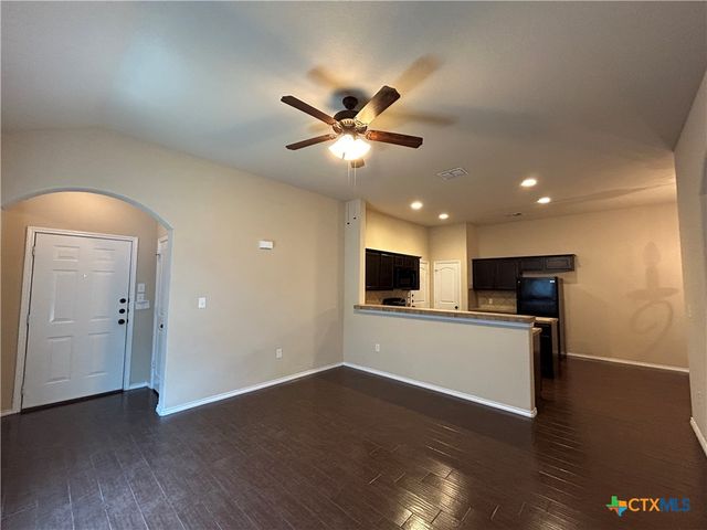 697 Creekside Circle, New Braunfels, TX 78130