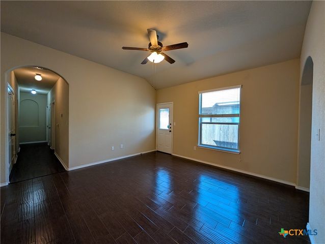 697 Creekside Circle, New Braunfels, TX 78130