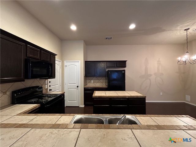 697 Creekside Circle, New Braunfels, TX 78130
