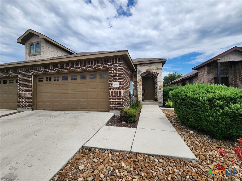 697 Creekside Circle, New Braunfels, TX 78130