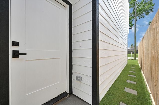 7922 Sealey Street, Houston, TX 77088