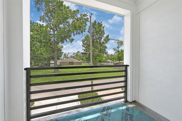 7922 Sealey Street, Houston, TX 77088