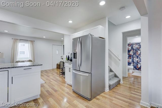 23067 Hazelwood Avenue, Hazel Park, MI 48030