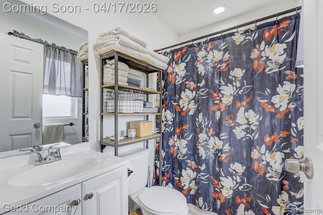 23067 Hazelwood Avenue, Hazel Park, MI 48030