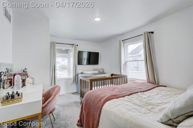 23067 Hazelwood Avenue, Hazel Park, MI 48030