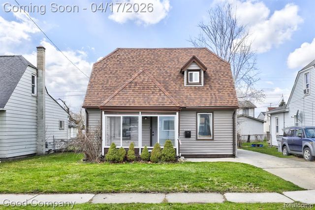 23067 Hazelwood Avenue, Hazel Park, MI 48030