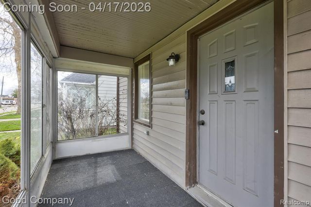 23067 Hazelwood Avenue, Hazel Park, MI 48030