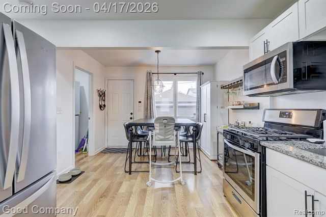 23067 Hazelwood Avenue, Hazel Park, MI 48030