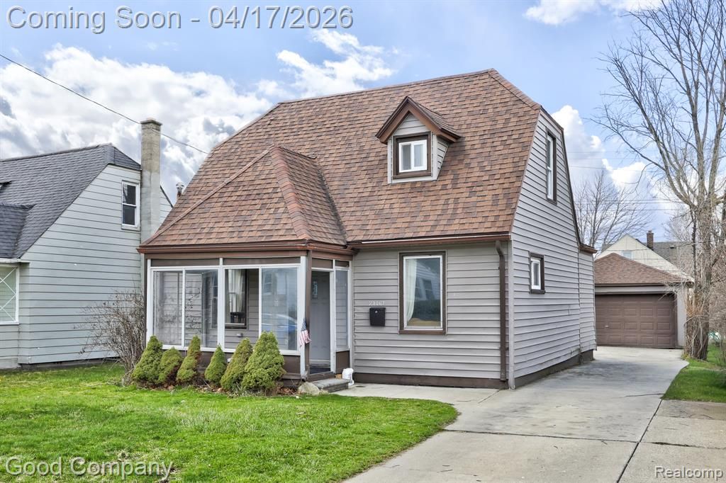 23067 Hazelwood Avenue, Hazel Park, MI 48030