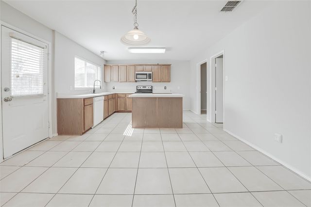 329 Highland Glen Trail, Wylie, TX 75098